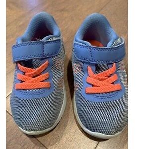 Toddler girls size 5c Nike sneakers